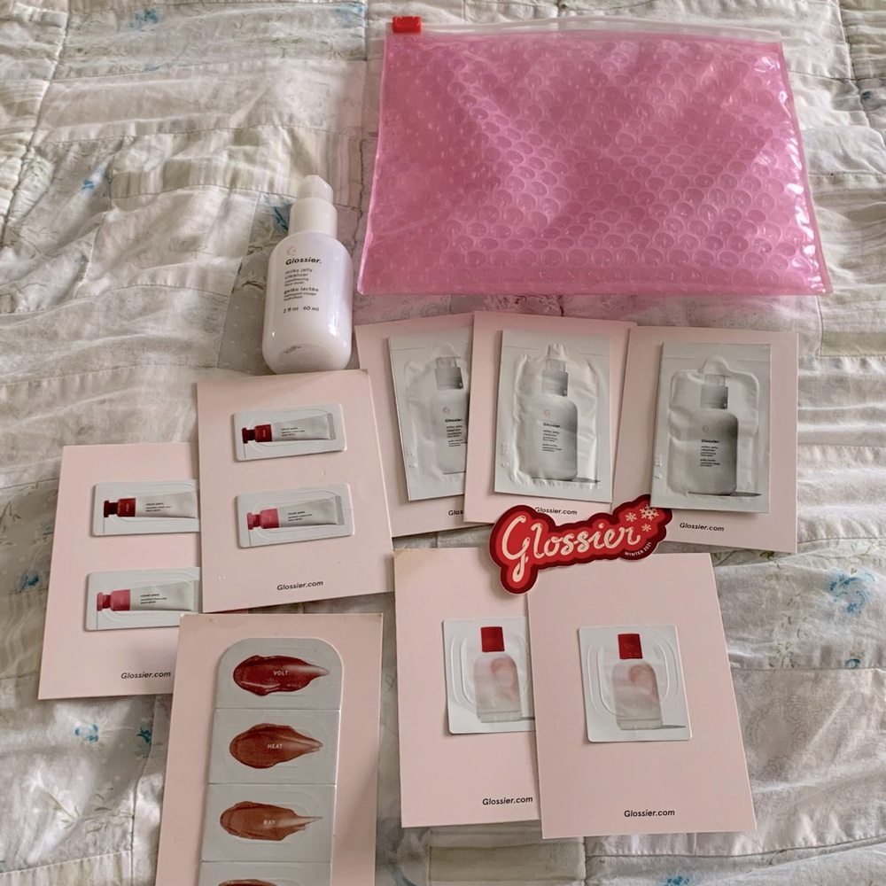Glossier Lot w/ mini Milky Jelly Cleanser